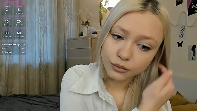 Snapshot of MidnightPoise chatting on 05.15.26 MidnightPoise online show from 05.15.26