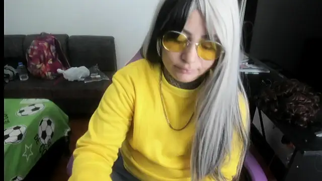 Snapshot of romina23 chatting on 05.17.26 romina23 online show from 05.17.26