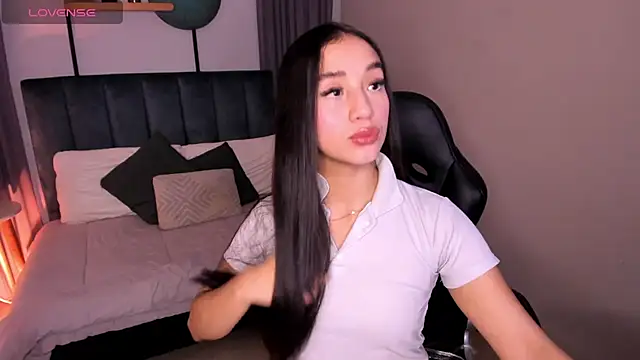 Snapshot of megann_blaze chatting on 07.02.26 megann blaze online show from 07.02.26