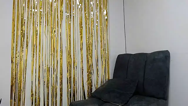 Snapshot of BlondeNatalia chatting on 07.16.26 BlondeNatalia online show from 07.16.26