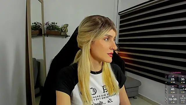Snapshot of Jessica_lisbon chatting on 05.14.26 Jessica lisbon online show from 05.14.26