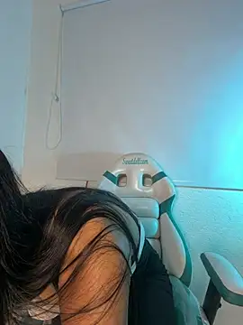 Arianna Toro  online show from 08.05.26