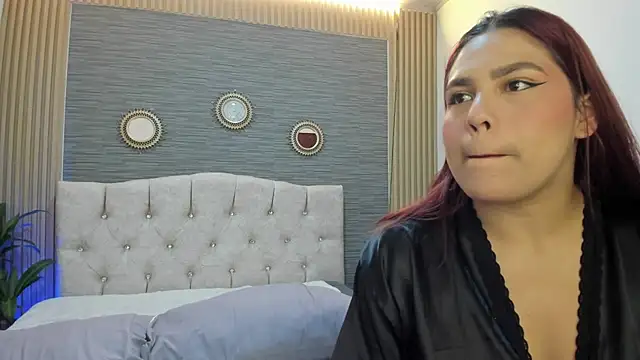 Snapshot of SamyandAllison chatting on 05.23.26 SamyandAllison online show from 05.23.26