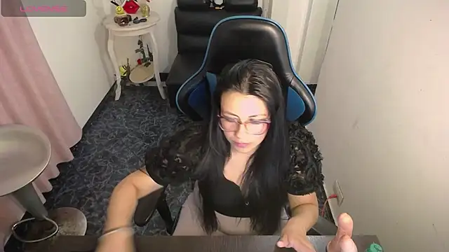 Snapshot of Valeri_bj chatting on 06.26.26 Valeri bj online show from 06.26.26