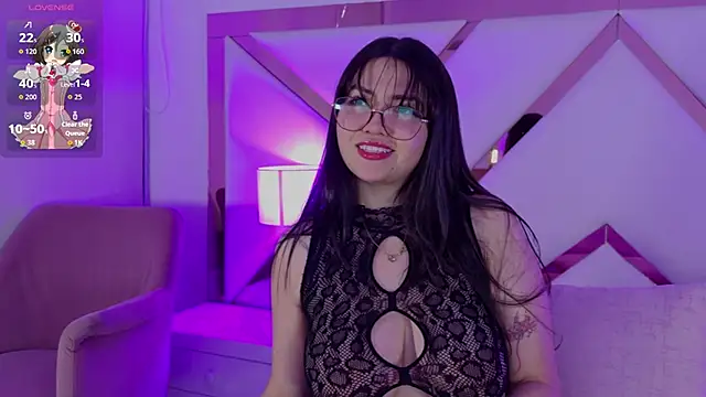 Snapshot of ViolettGreyy chatting on 06.06.26 ViolettGreyy online show from 06.06.26
