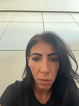 Snapshot of Yasmiinee chatting on 06.16.26 Yasmiinee online show from 06.16.26