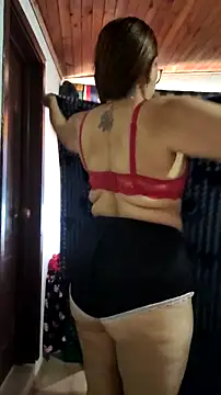 Snapshot of Ladymilf12 chatting on 06.27.26 Ladymilf12 online show from 06.27.26