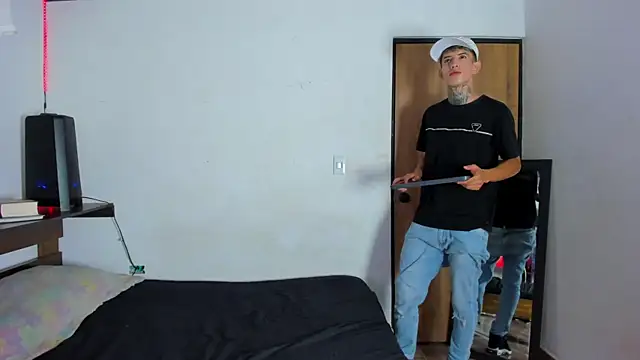 Darwinstark  online show from 04.27.26