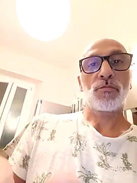 Snapshot of circusmale chatting on 04.30.26 circusmale online show from 04.30.26