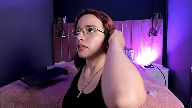 Snapshot of Azahara_18 chatting on 07.30.26 Azahara 18 online show from 07.30.26