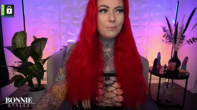 BonnieStylez online show from 09.10.25