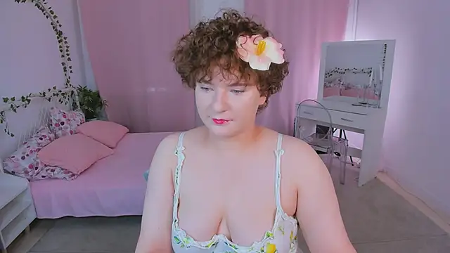 Snapshot of MelittaStorrie chatting on 07.15.26 MelittaStorrie online show from 07.15.26