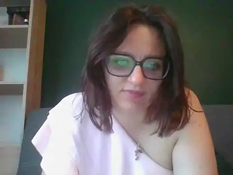 Snapshot of sensual_paris chatting on 05.07.26 sensual paris online show from 05.07.26