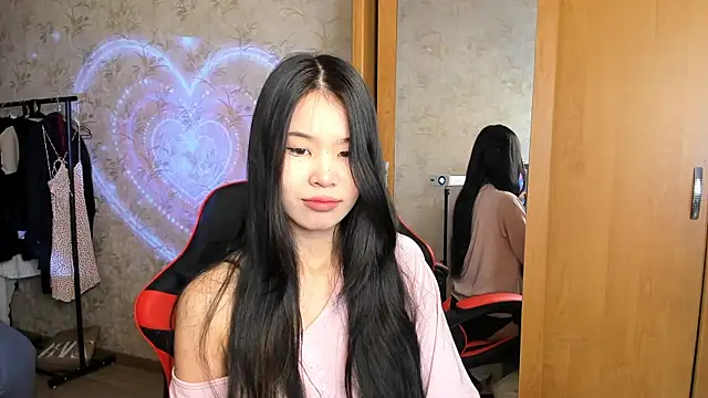 Snapshot of Akiba_cute chatting on 05.14.26 Akiba cute online show from 05.14.26