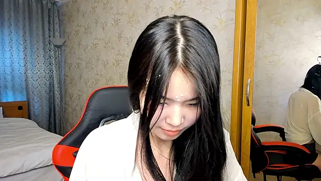 Snapshot of Akiba_cute chatting on 05.19.26 Akiba cute online show from 05.19.26
