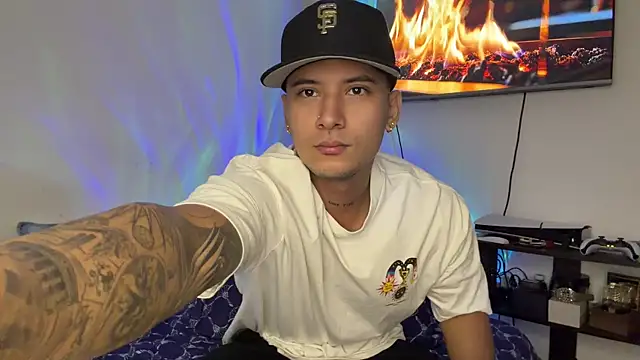 SexxxySquirterStev777 online show from 06.23.26