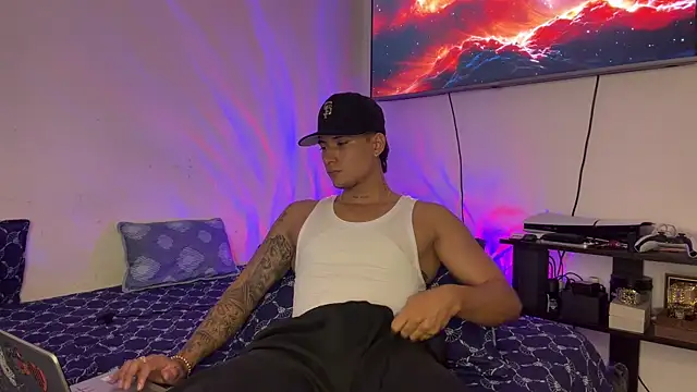 SexxxySquirterStev777 online show from 07.04.26