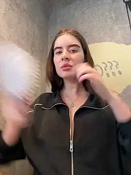 Snapshot of Lili_of_sin chatting on 06.18.26 Lili of sin online show from 06.18.26