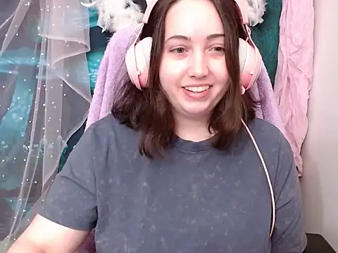 Snapshot of LavenderGreyTarot chatting on 05.28.26 LavenderGreyTarot online show from 05.28.26