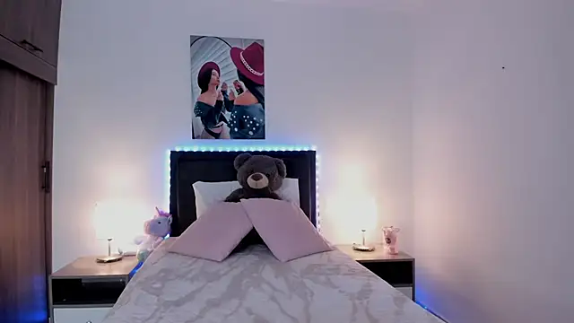 Snapshot of alana_greey_ chatting on 05.23.26 alana greey online show from 05.23.26