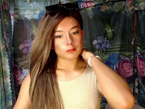 Snapshot of Andrea_lopezxxx chatting on 04.29.26 Andrea lopezxxx online show from 04.29.26