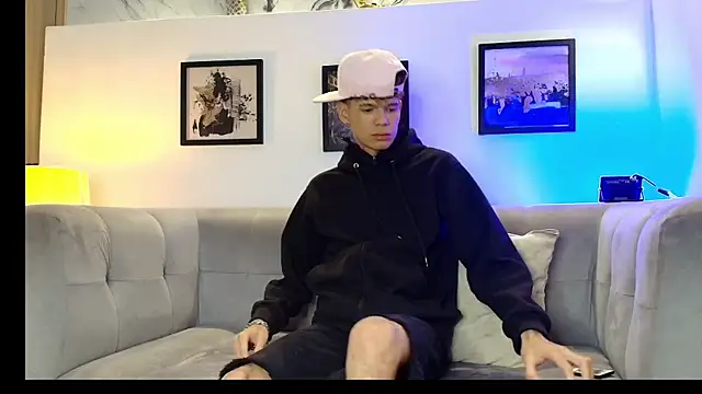 Snapshot of KING_BOYS2026 chatting on 06.14.26 KING BOYS2026 online show from 06.14.26