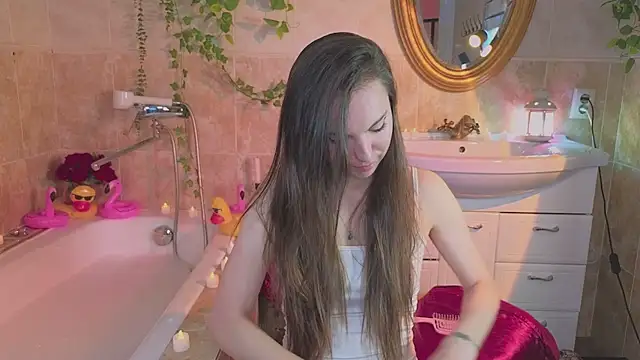 Snapshot of Alice-Lidel chatting on 07.31.26 Alice-Lidel online show from 07.31.26
