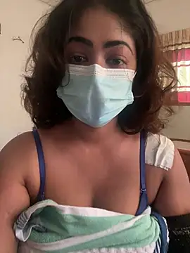 Snapshot of HotQueenSri chatting on 06.19.26 HotQueenSri online show from 06.19.26