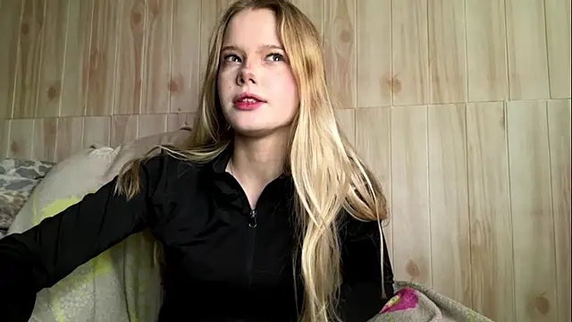 Snapshot of Malinwitch chatting on 05.27.26 Malinwitch online show from 05.27.26