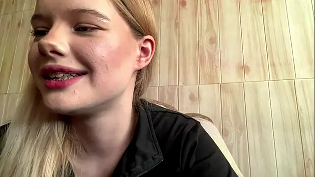 Snapshot of Malinwitch chatting on 06.09.26 Malinwitch online show from 06.09.26