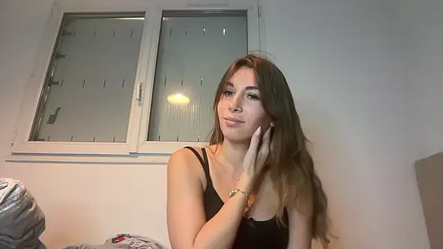 Snapshot of Perrine_off chatting on 06.19.26 Perrine off online show from 06.19.26