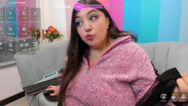 Snapshot of RoxanneDiaz chatting on 06.10.26 RoxanneDiaz online show from 06.10.26