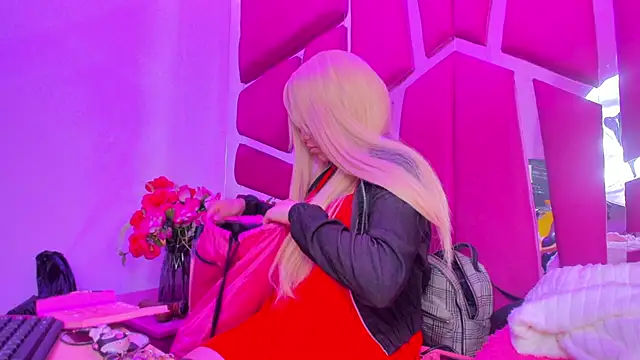 Snapshot of ivyqueen28 chatting on 06.01.26 ivyqueen28 online show from 06.01.26