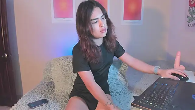 Snapshot of Sai_Novoa chatting on 07.25.26 Sai Novoa online show from 07.25.26