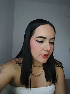 Snapshot of lucyparker_28 chatting on 06.21.26 lucyparker 28 online show from 06.21.26