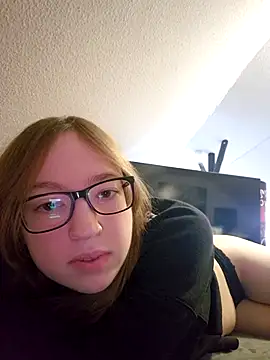 Freaky-Doll online show from 05.10.26