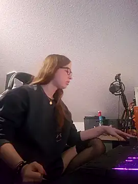Freaky-Doll online show from 06.06.26