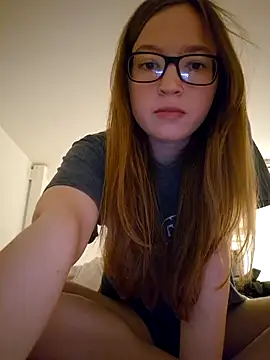 Snapshot of Freaky-Doll chatting on 07.27.26 Freaky-Doll online show from 07.27.26