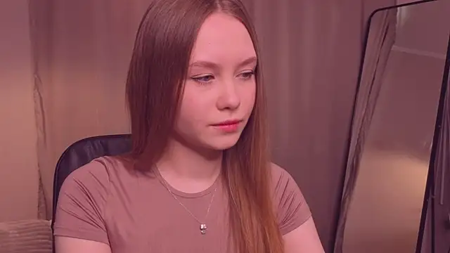 Snapshot of FloraLarsson chatting on 05.12.26 FloraLarsson online show from 05.12.26