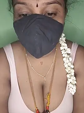 Snapshot of tamil_butterfly chatting on 06.25.26 tamil butterfly online show from 06.25.26