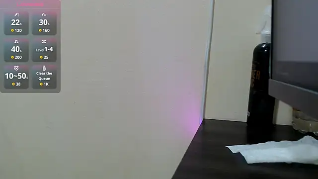 Snapshot of LUCYXS1 chatting on 06.17.26 LUCYXS1 online show from 06.17.26