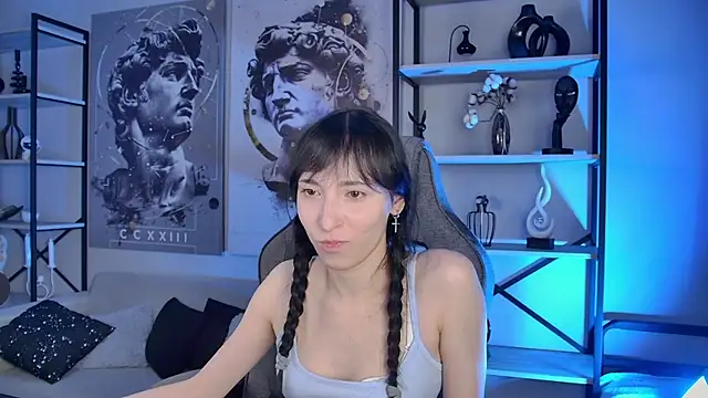 Snapshot of SeraphineSparda chatting on 07.03.26 SeraphineSparda online show from 07.03.26