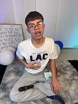 Asher Young online show from 05.05.26