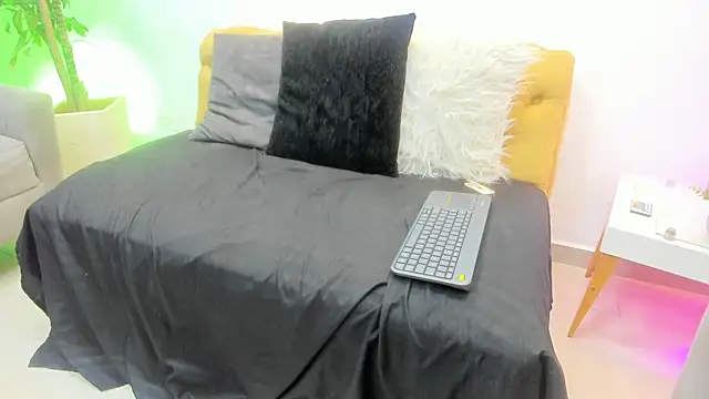 Snapshot of Zane_Belville chatting on 06.04.26 Zane Belville online show from 06.04.26
