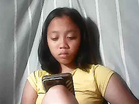 Snapshot of Yours_AsianPinayGirl18 chatting on 06.05.26 Yours AsianPinayGirl18 online show from 06.05.26