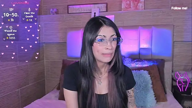 Snapshot of mia_smoke_ chatting on 07.18.26 mia smoke online show from 07.18.26