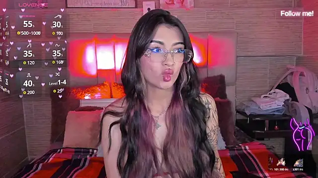 Snapshot of mia_smoke_ chatting on 07.30.26 mia smoke online show from 07.30.26