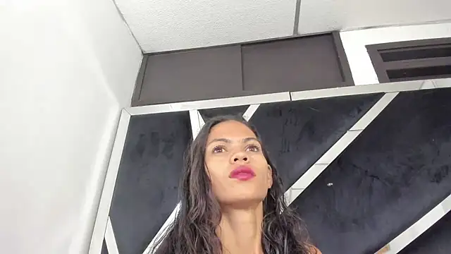 Snapshot of cristalxht chatting on 05.29.26 cristalxht online show from 05.29.26