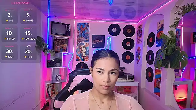 Snapshot of Duulce_mia chatting on 05.16.26 Duulce mia online show from 05.16.26