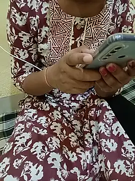 Snapshot of Seema_yadav01 chatting on 06.17.26 Seema yadav01 online show from 06.17.26